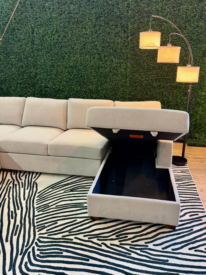 Thomasville Glenn Fabric Sectional with Storage Chaise