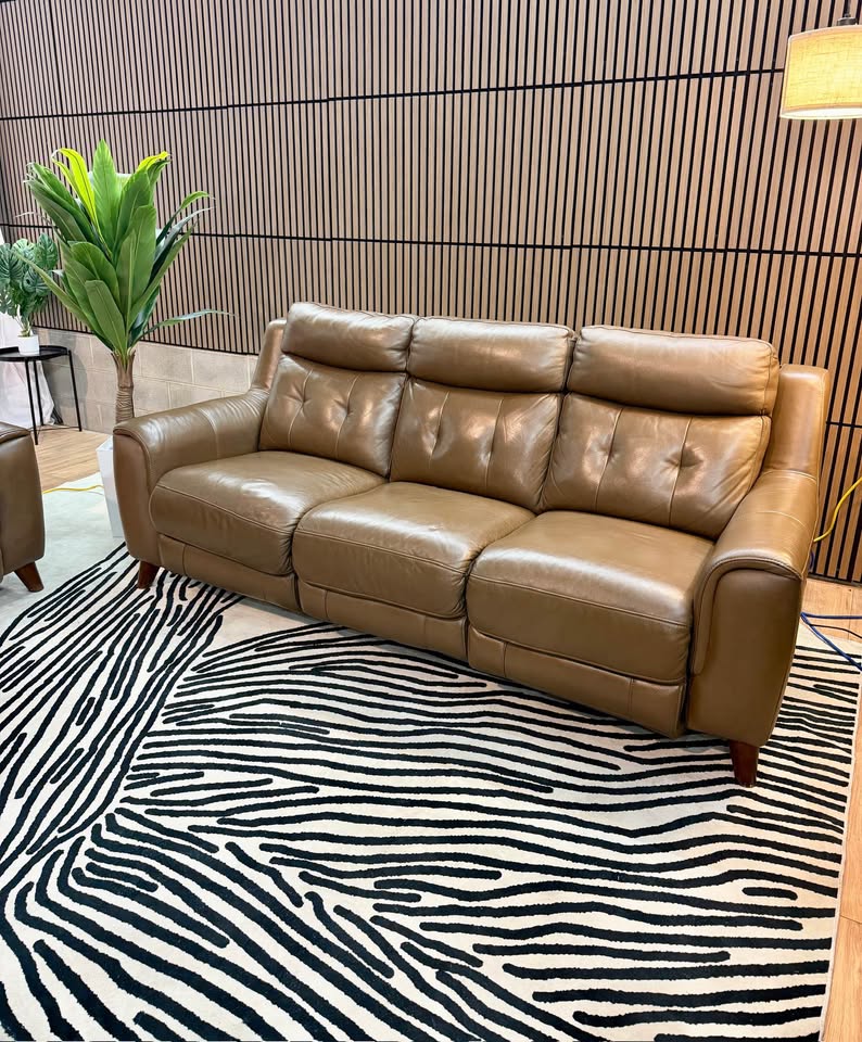 Malibu Leather Power Reclining Sofa e Loveseat Set with Power Headrests