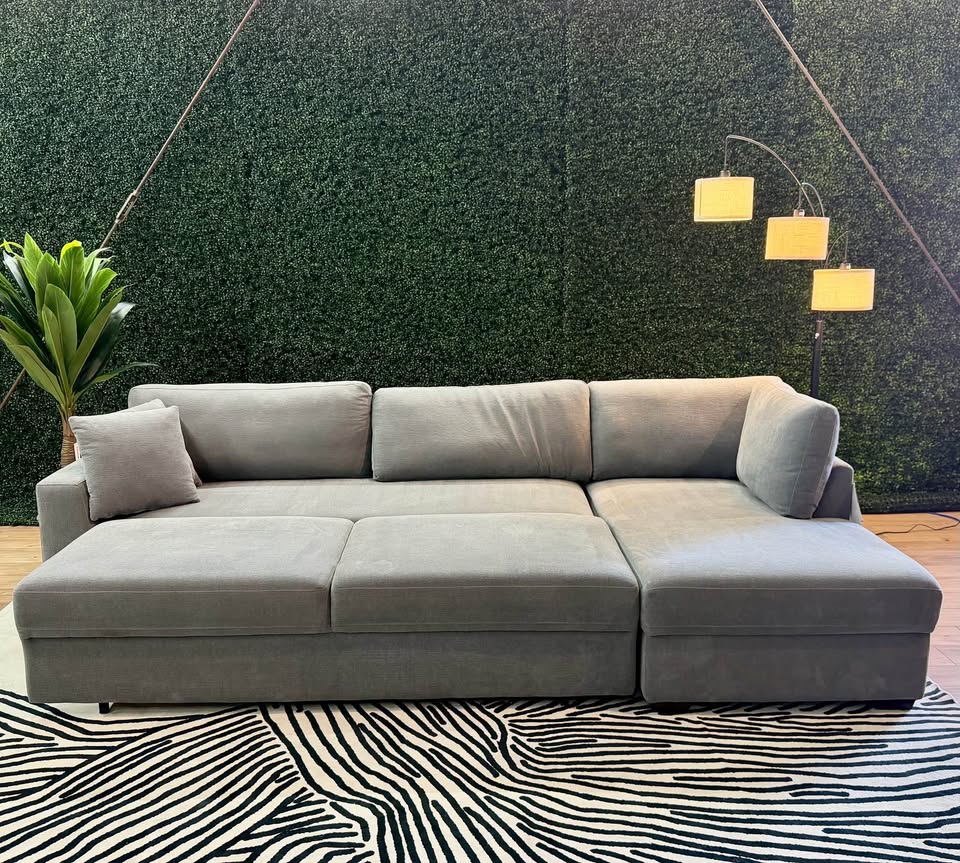 Thomasville Camlin Convertible Sleeper Sectional with Chaise