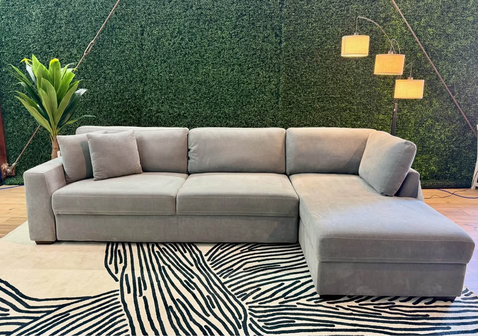 Thomasville Camlin Convertible Sleeper Sectional with Chaise