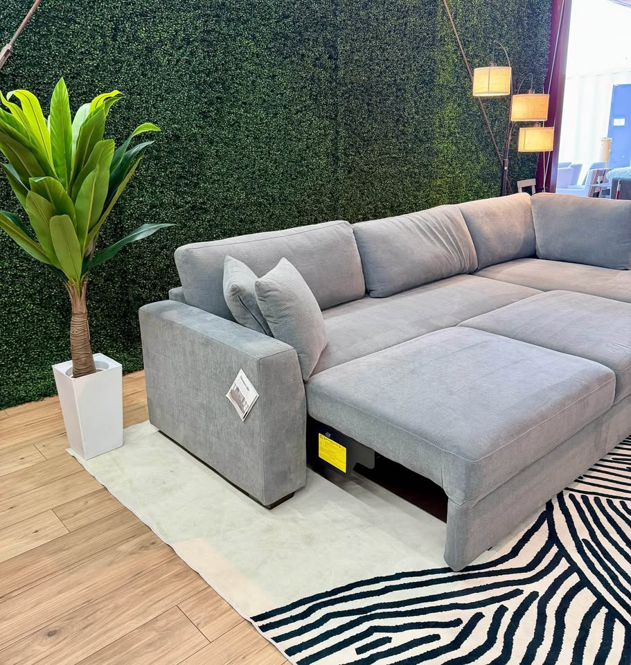 Thomasville Camlin Convertible Sleeper Sectional with Chaise